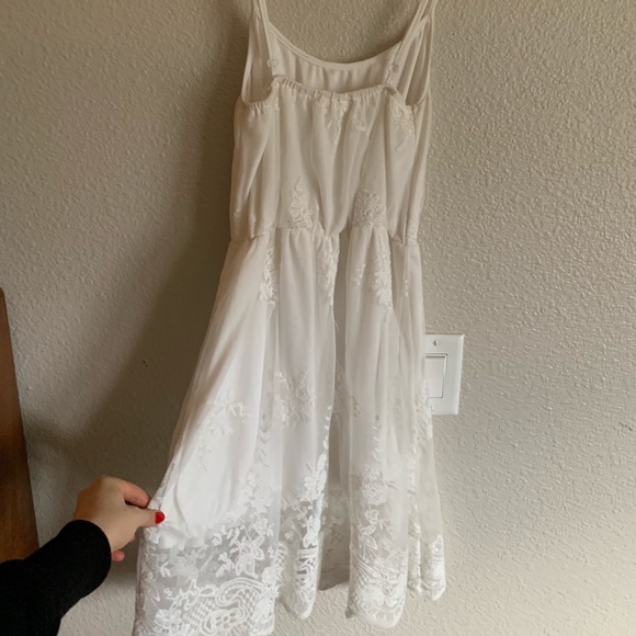 White summer dress - Picture 3 of 4